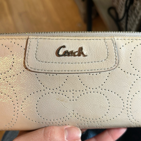 Coach patent leather wallet - Picture 8 of 13